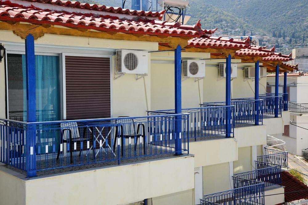 Kotsifas Rooms Tiros Exterior photo